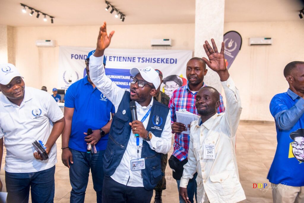 ASSISTANCE HUMANITAIRE-RDC:LA FONDATION ETIENNE TSHISEKEDI PROCÈDE A LA DISTRIBUTION DE VIVRES ET DE BIENS NON ALIMENTAIRES AUX SINISTRES DES PLUIES DILUVIENNES ET PERSONNES A MOBILITÉ RÉDUITE a2